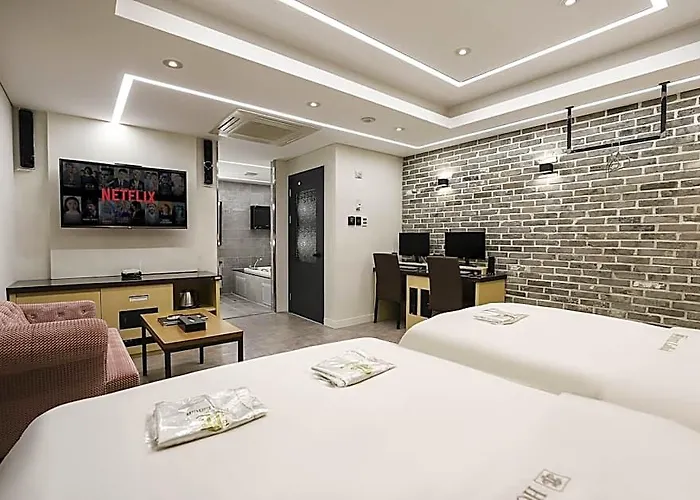 Hotel Shinchon La Nuit