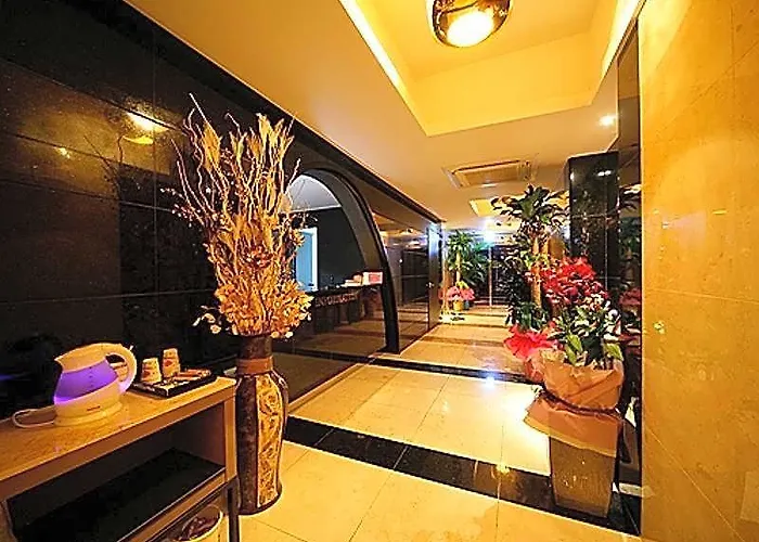 Shinchon La Nuit Otel 3*