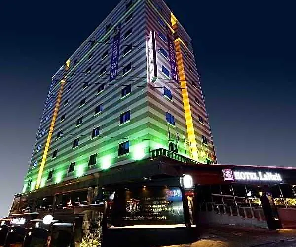 Shinchon La Nuit Otel 3*