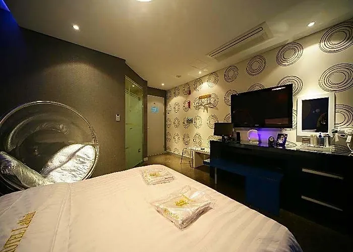 Shinchon La Nuit Otel
