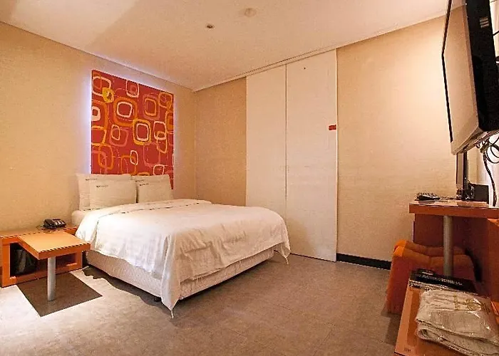 Otel Shinchon La Nuit